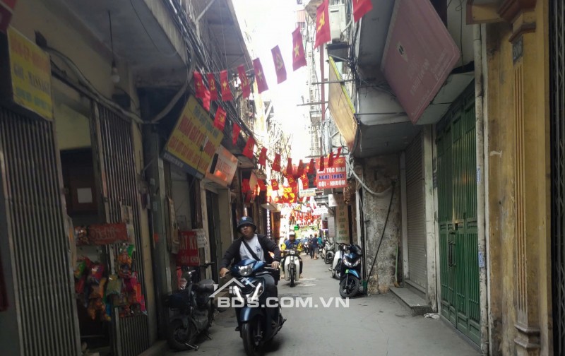Tôn Thất Tùng - Kim Liên, Nhà 33.5m2, 4ph ngủ, ngõ rộng, gần phố + ĐH Y HN, Ở ngay, Chỉ 8.168TỶ